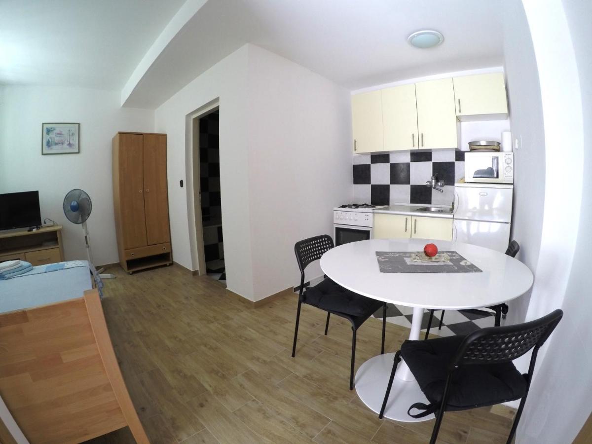 Peach Apartment'S Repic Bibinje Extérieur photo